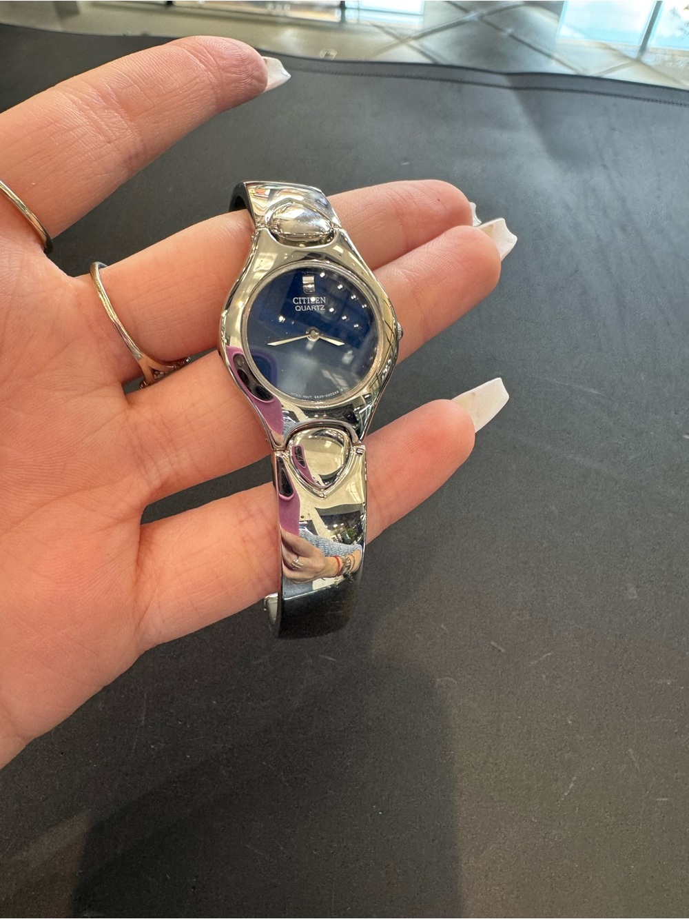 Vintage Citizen Quartz Women's Silver-Tone Bangle Bracelet Watch Blue Dial